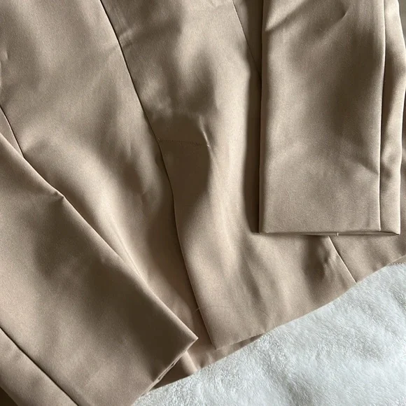 Elegant Tan Women's Blazer - Picture 6 of 6